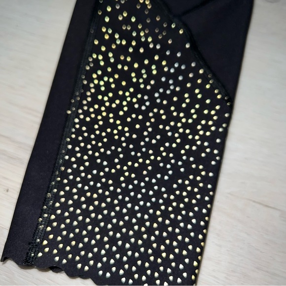 RARE Lululemon Black Tight Stuff Tight Leggings - Picture 8 of 13